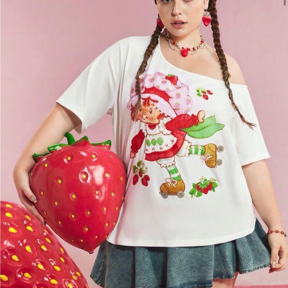 SHEIN Tops - SHEIN White Strawberry Shortcake oversized drop shoulder T-shirt